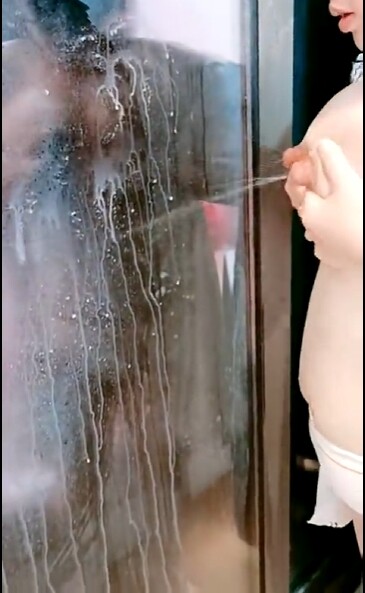 爆乳小姐姐噴奶送福利-勾起你兒時(shí)的記憶【68P】
