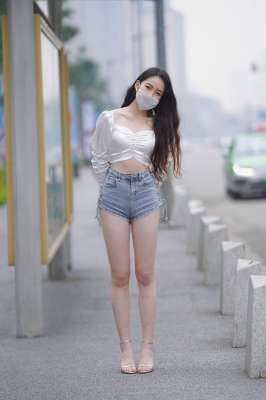熱褲長(zhǎng)腿? 火辣性感