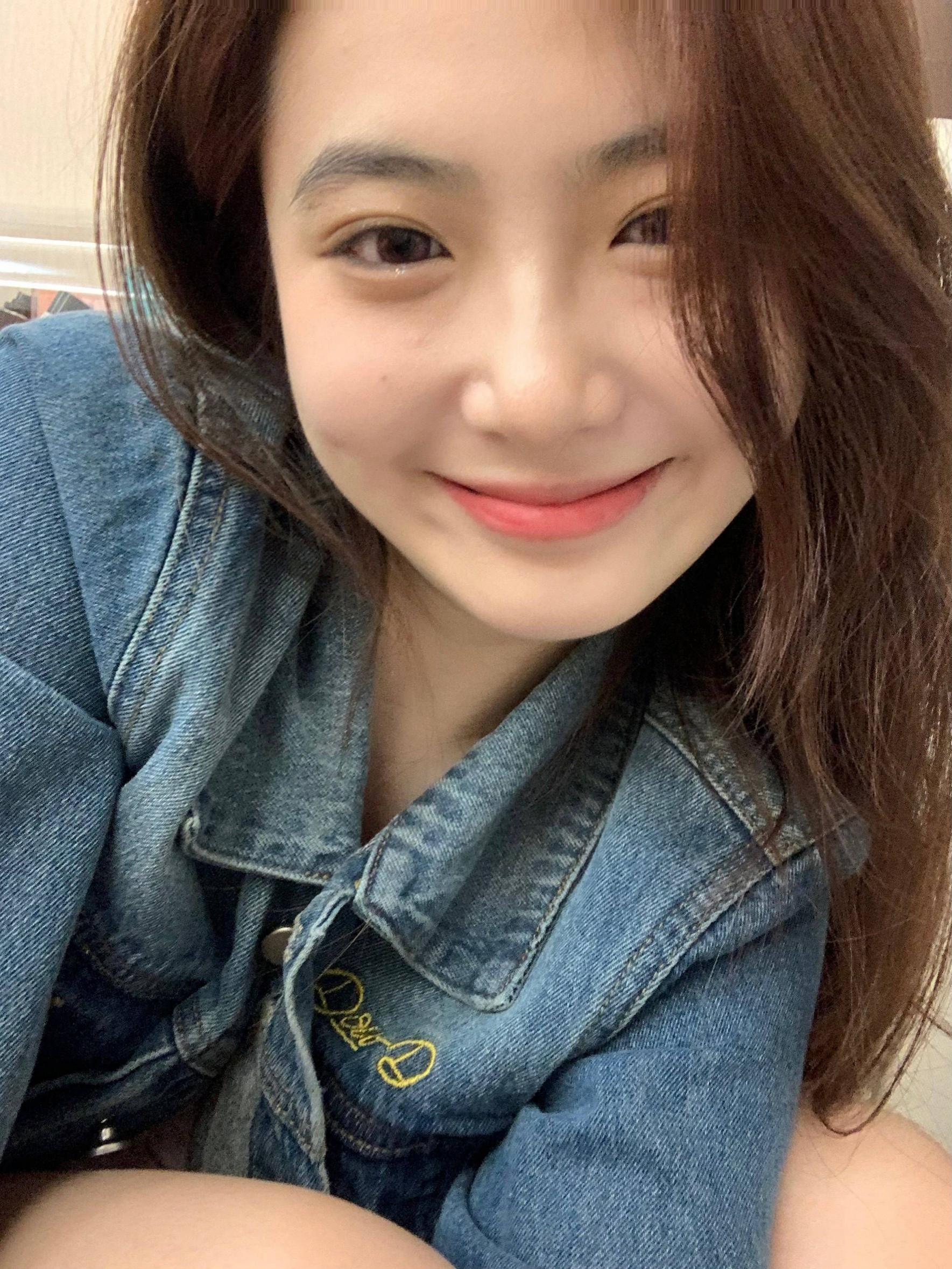 發(fā)點(diǎn)漂亮的小姐姐? 越看越美