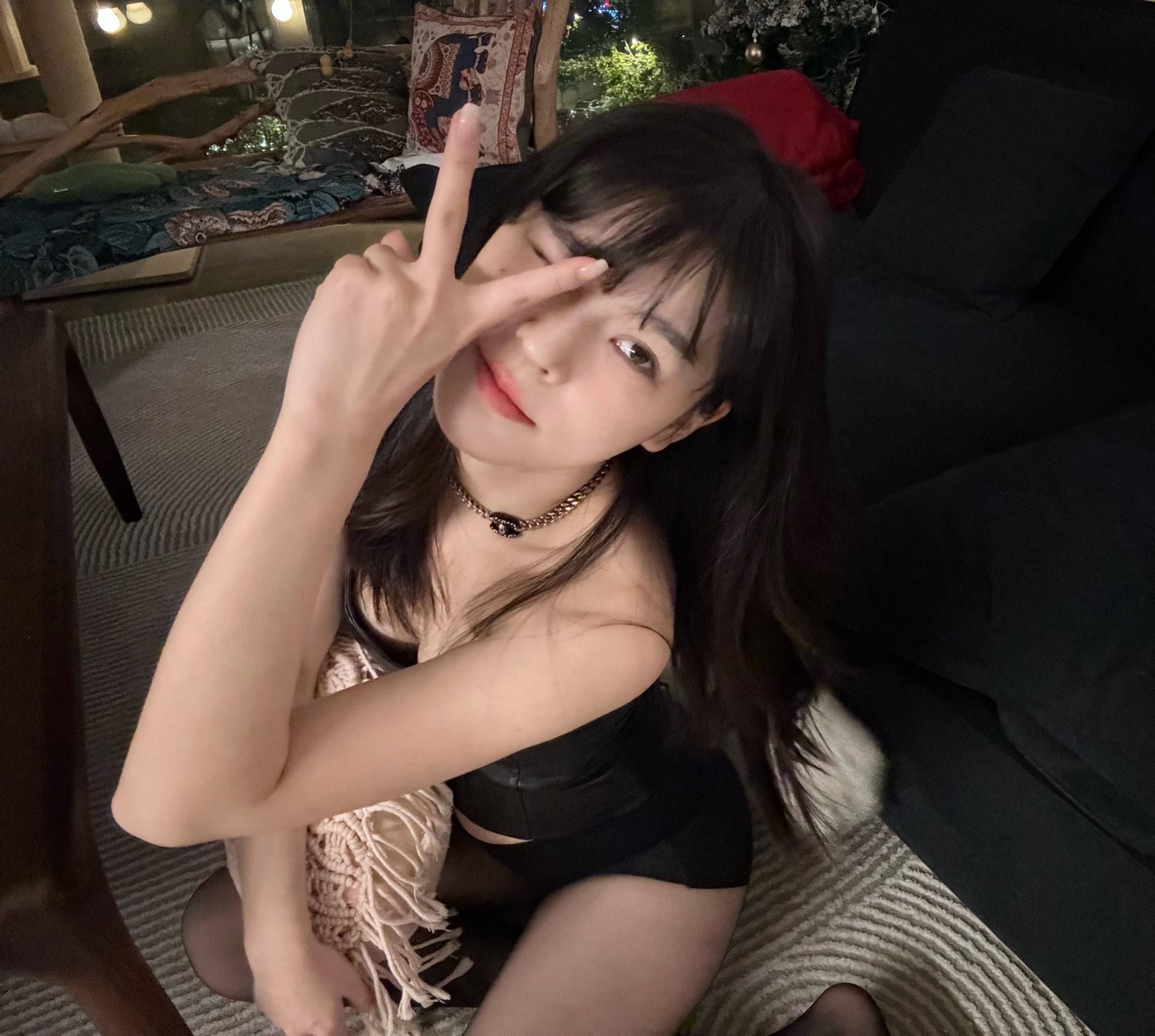 發(fā)點(diǎn)漂亮的小姐姐? 越看越美
