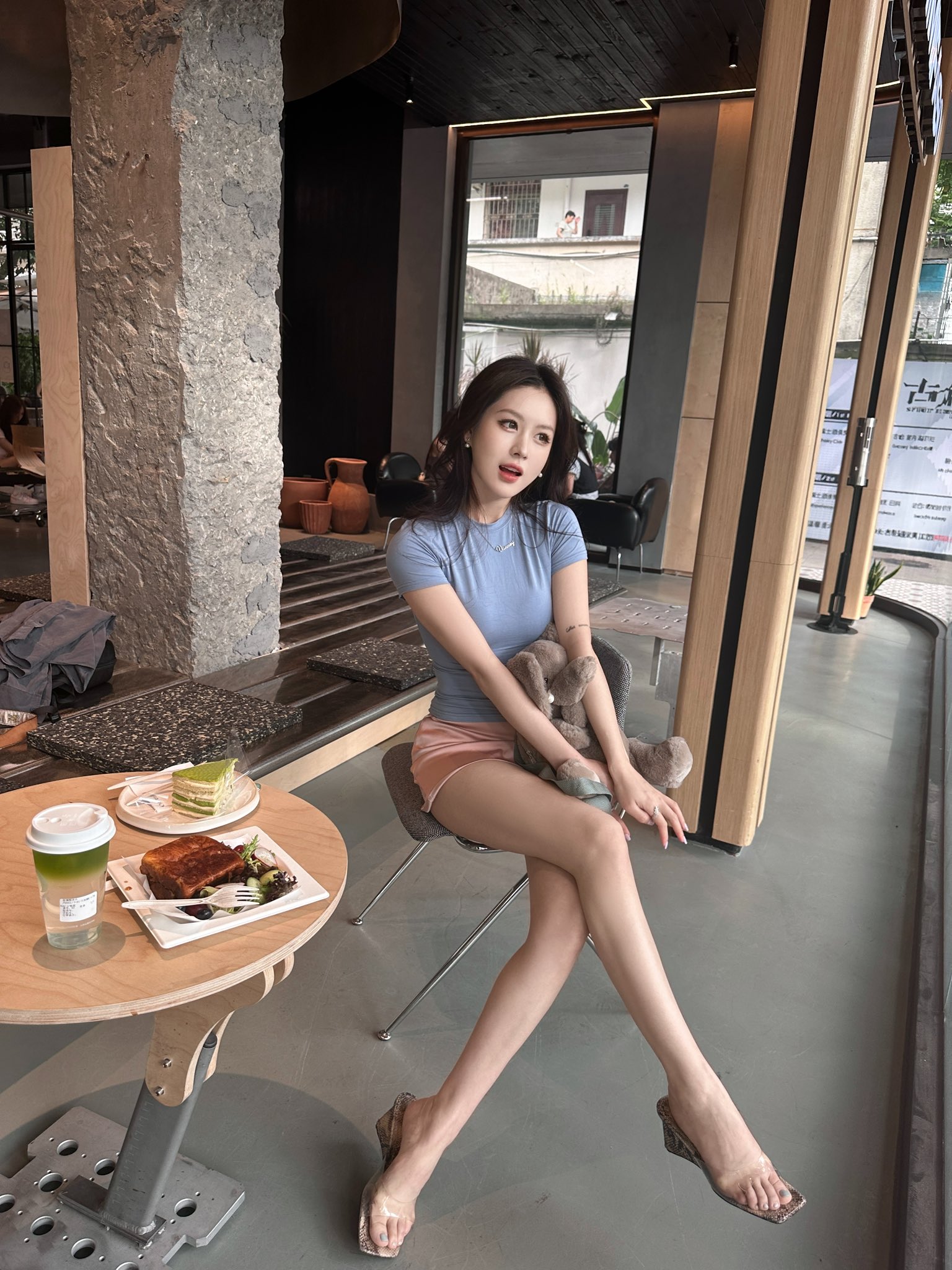 醉美是少婦的翹臀和酥胸