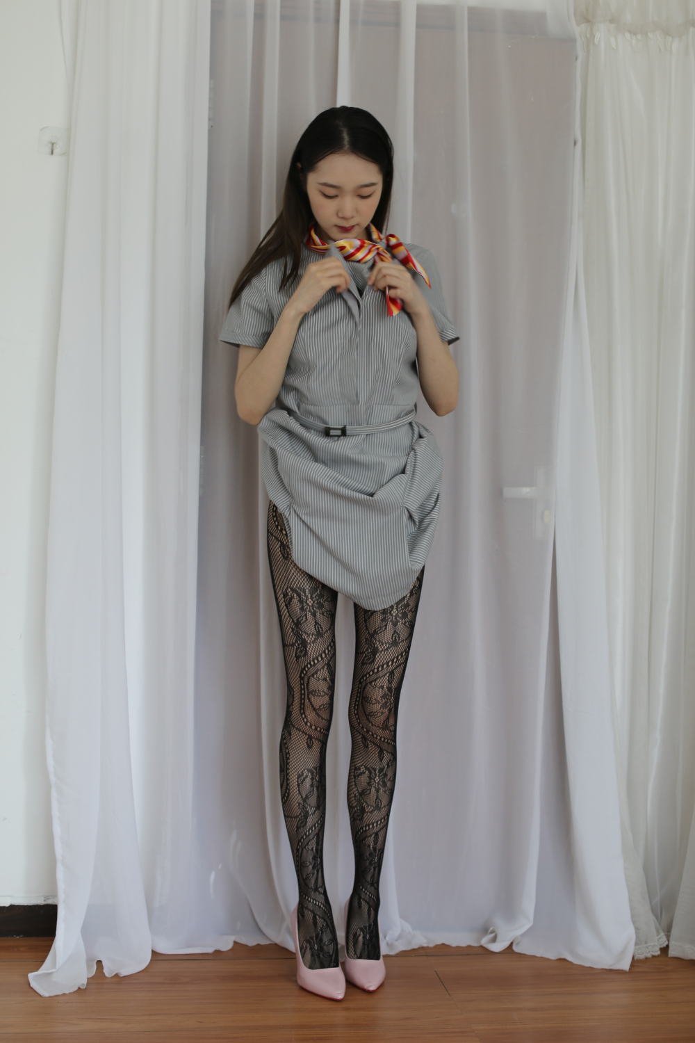 氣質(zhì)女神絕美絲襪美腿