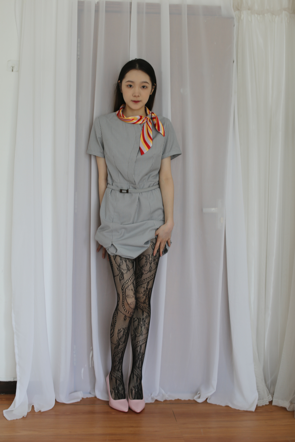 氣質(zhì)女神絕美絲襪美腿