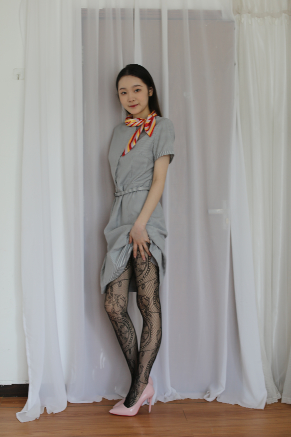 氣質(zhì)女神絕美絲襪美腿