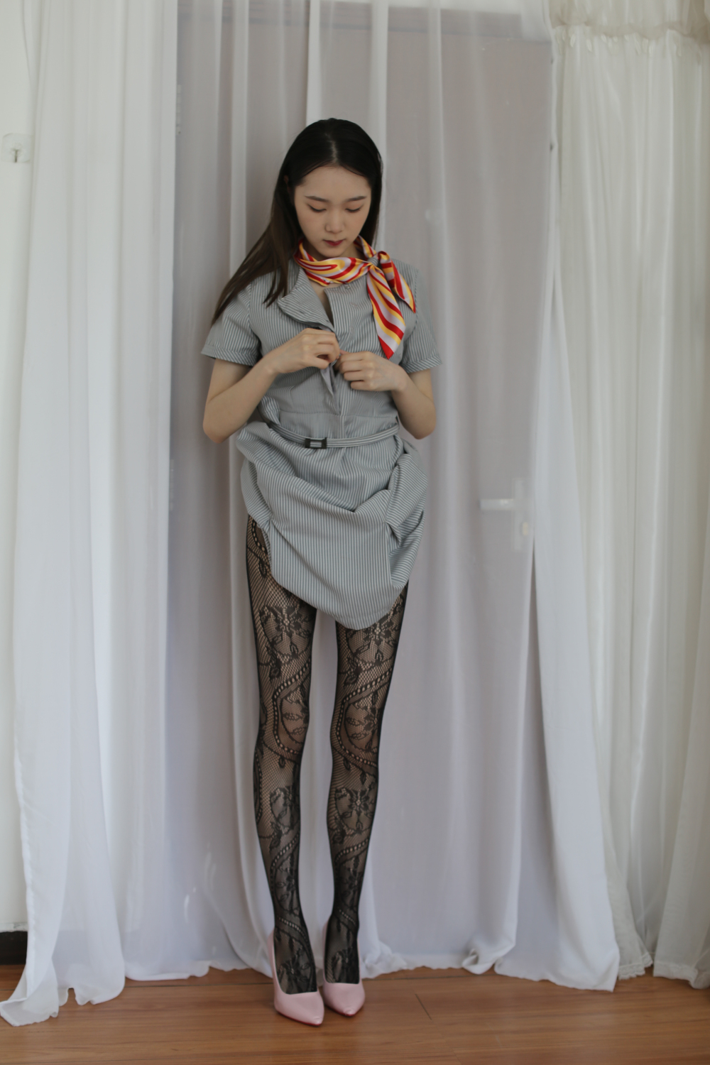 氣質(zhì)女神絕美絲襪美腿