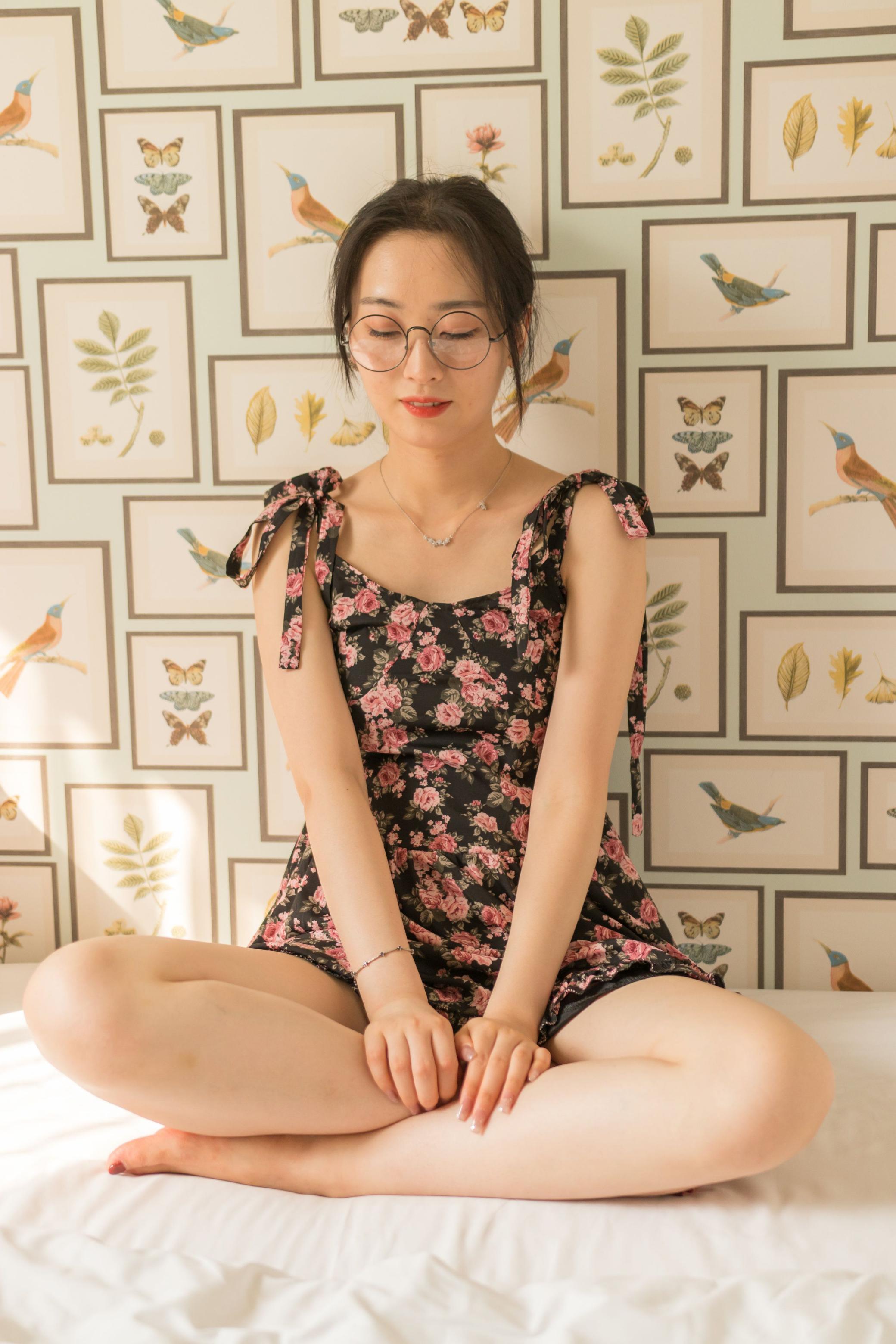 超誘人的碎花裙小姐姐