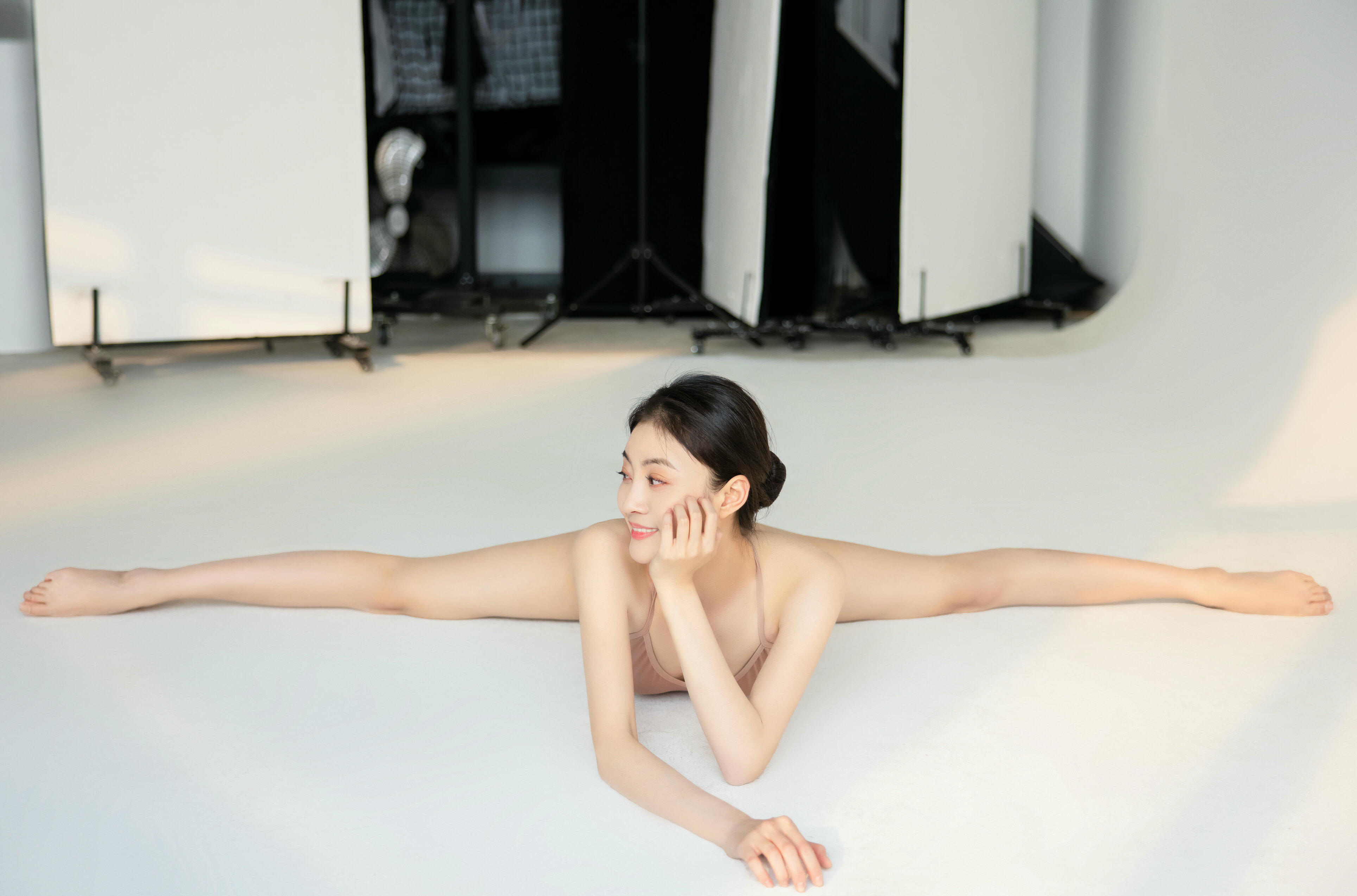 優(yōu)雅的芭蕾女女孩
